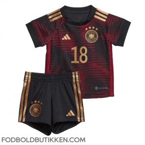 Tyskland Jonas Hofmann #18 Udebanetrøje Børn VM 2022 Kortærmet (+ Korte bukser)